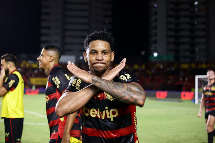 Sport confirma o emprstimo do lateral-esquerdo Felipinho ao Juventude