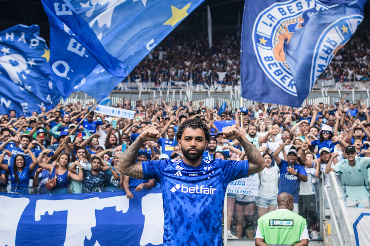 Gabigol  apresentado no Cruzeiro com festa e Mineiro lotado