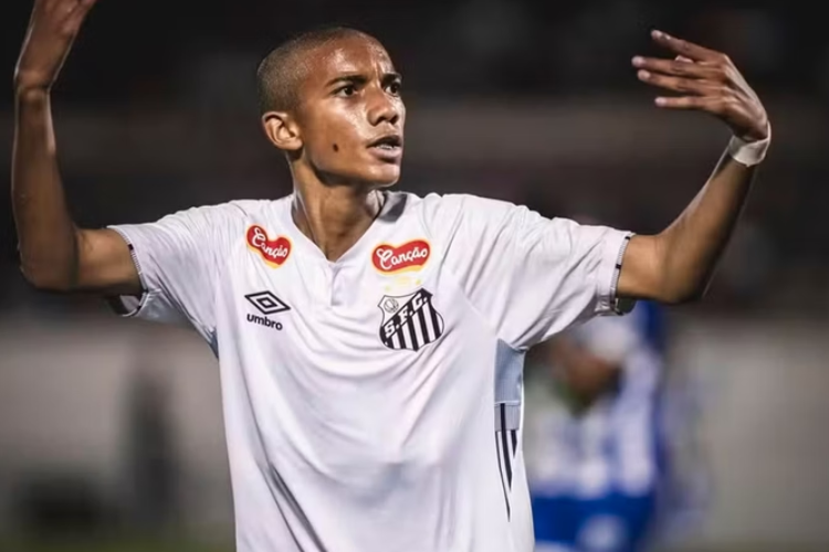 Filho de Robinho marca e pedala em 71 do Santos na Copinha