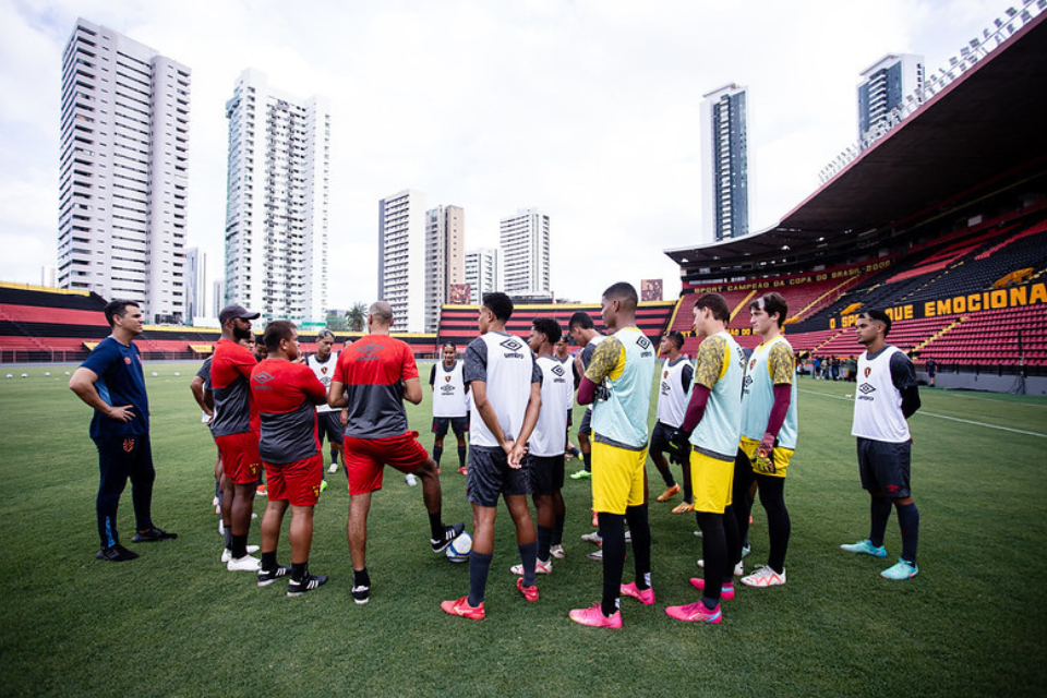Beto Lago: 'Os trs primeiros jogos do Sport no Pernambucano sero a chance dos jovens do Sub-20 brilharem'