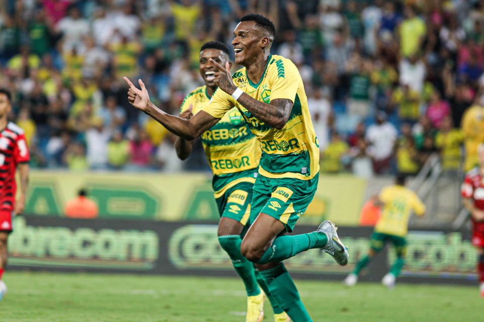 Sport encaminha a contratao do lateral-direito Matheus Alexandre, ex-Cuiab
