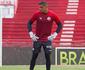Luiz Paulo exalta apoio ao goleiro Douglas Borges no Nutico: 'confio muito nele'