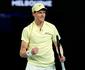Sinner vence Shelton e vai enfrentar Zverev na final do Aberto da Austrlia