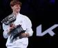 Sinner atropela Zverev e conquista bicampeonato do Aberto da Austrlia