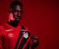 Zagueiro do Athletico-PR  vtima de racismo em jogo contra o Coritiba