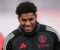 Tcnico do United diz que prefere ter o preparador que Rashford