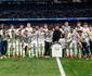Marcelo recebe camisa de Modric e  ovacionado no Santiago Bernabu em jogo do Real Madrid