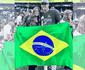 NFL: quarterback campeo do Super Bowl aparece com bandeira do Brasil