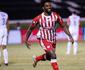 Aps drama pessoal, Bruno Mezenga volta a marcar gol pelo Nutico e se emociona 