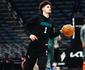 LaMelo Ball tem atuao decisiva e Charlotte Hornets vence Los Angeles Lakers na volta da NBA