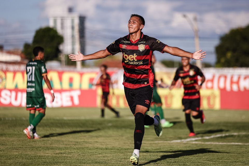 <i>(Foto: Paulo Paiva/SCR)</i>