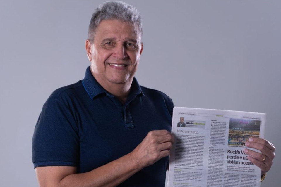 Colunista do Diario de Pernambuco, Lo Medrado recebe alta aps AVC  e segue recuperao em casa