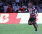 Santa Cruz oficializa sada do atacante Douglas Skilo, terceiro a deixar o clube antes da Srie D