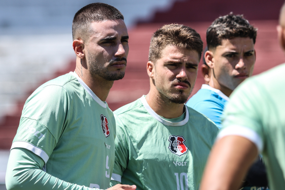 Tcnico do Santa Cruz destaca evoluo de Thiago Galhardo: 'Espero que faa um grande campeonato'