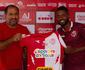 Novo reforo do Nutico, Kelvin exalta Kuki: 'Quero estar o mais prximo possvel dele'