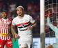 Luciano festeja os gols, mas pede So Paulo com os 'ps no cho' para o jogo de volta contra o Nutico 