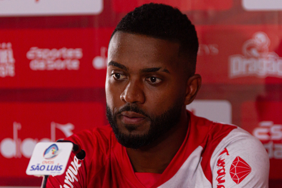 Kelvin reconhece presso no Nutico e destaca busca por reao na Srie C