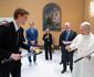 Papa Leo XIV encontra Sinner, tenista n 1 do mundo, e recebe convite para jogar