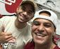 Acertado com o Santa Cruz, Renato assiste jogo no Arruda e tira foto com Dnis Marques: 'Esse  fera'