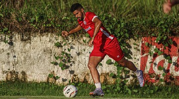 Náutico não atribui nova lesão de Bryan à pressa por retorno - Foto: Tiago Caldas/CNC