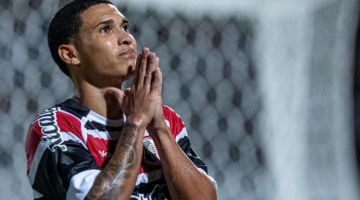 Thiaguinho celebra retomada por boa fase e elogia Israel  - Foto: Rafael Vieira/DP